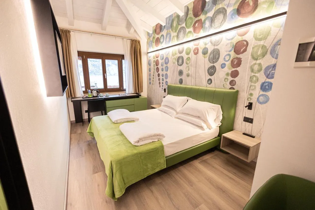 Hotel Lago Di Garda Μαλτσεζίνε