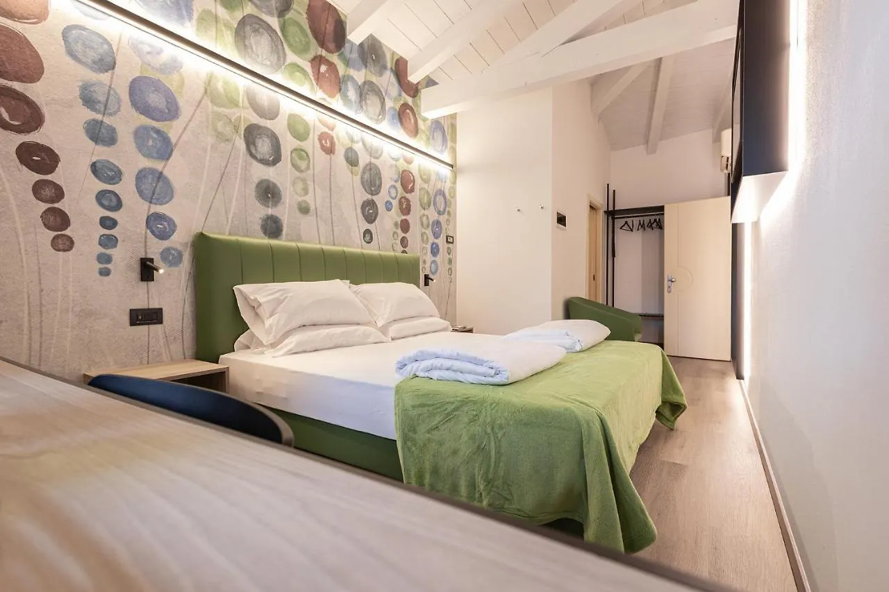 Hotel Lago Di Garda Μαλτσεζίνε