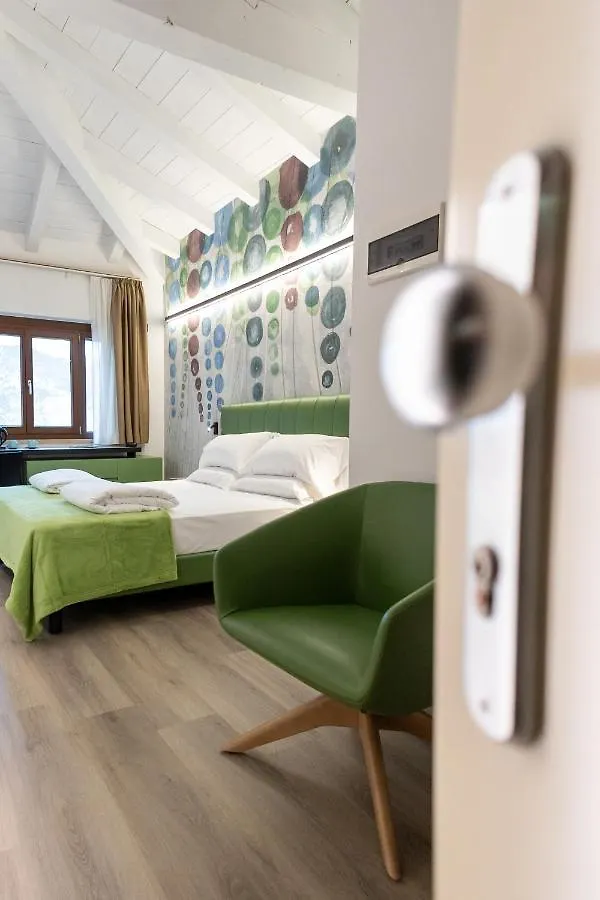 Hotel Lago Di Garda Μαλτσεζίνε