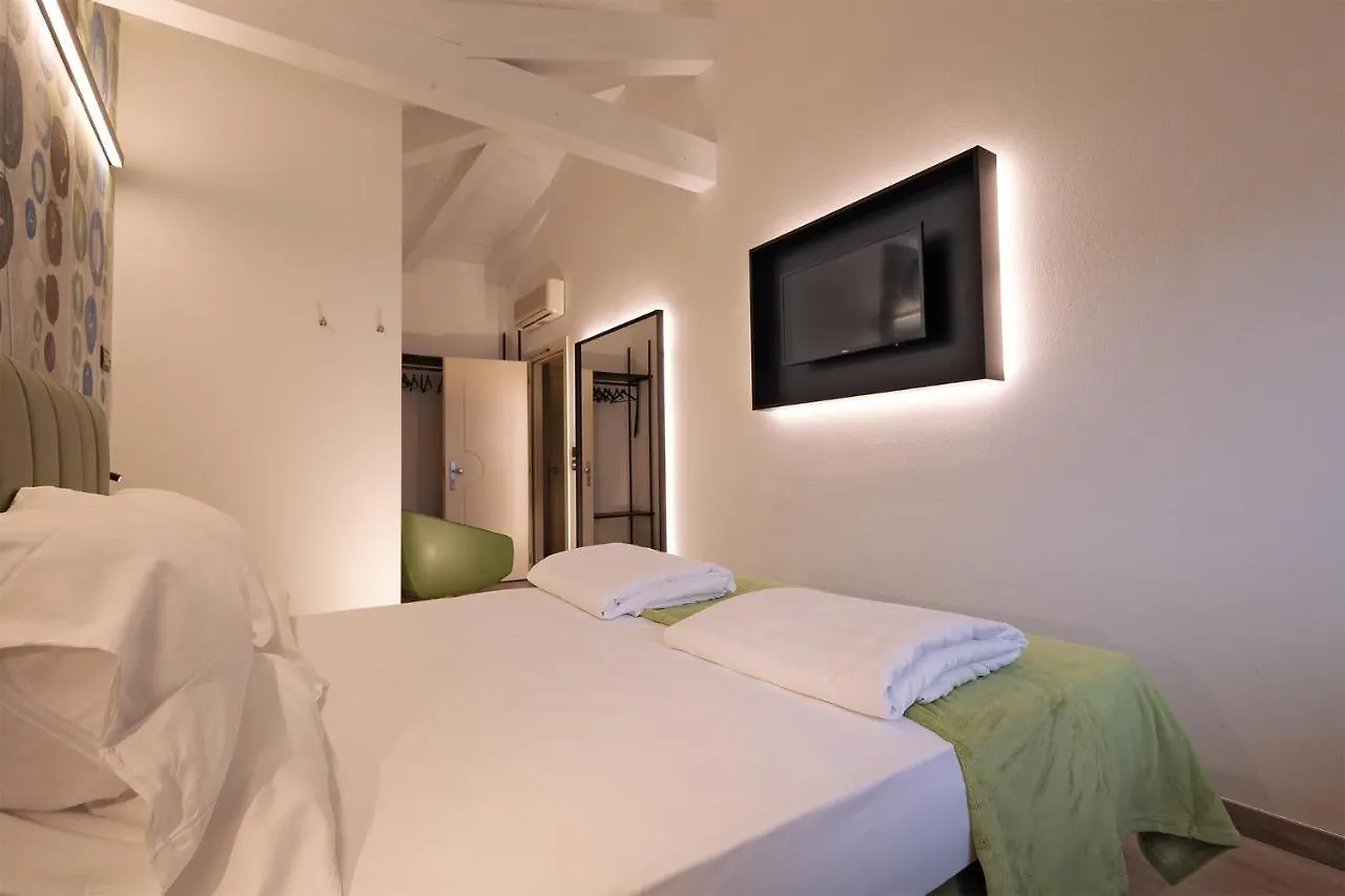 Hotel Lago Di Garda Μαλτσεζίνε