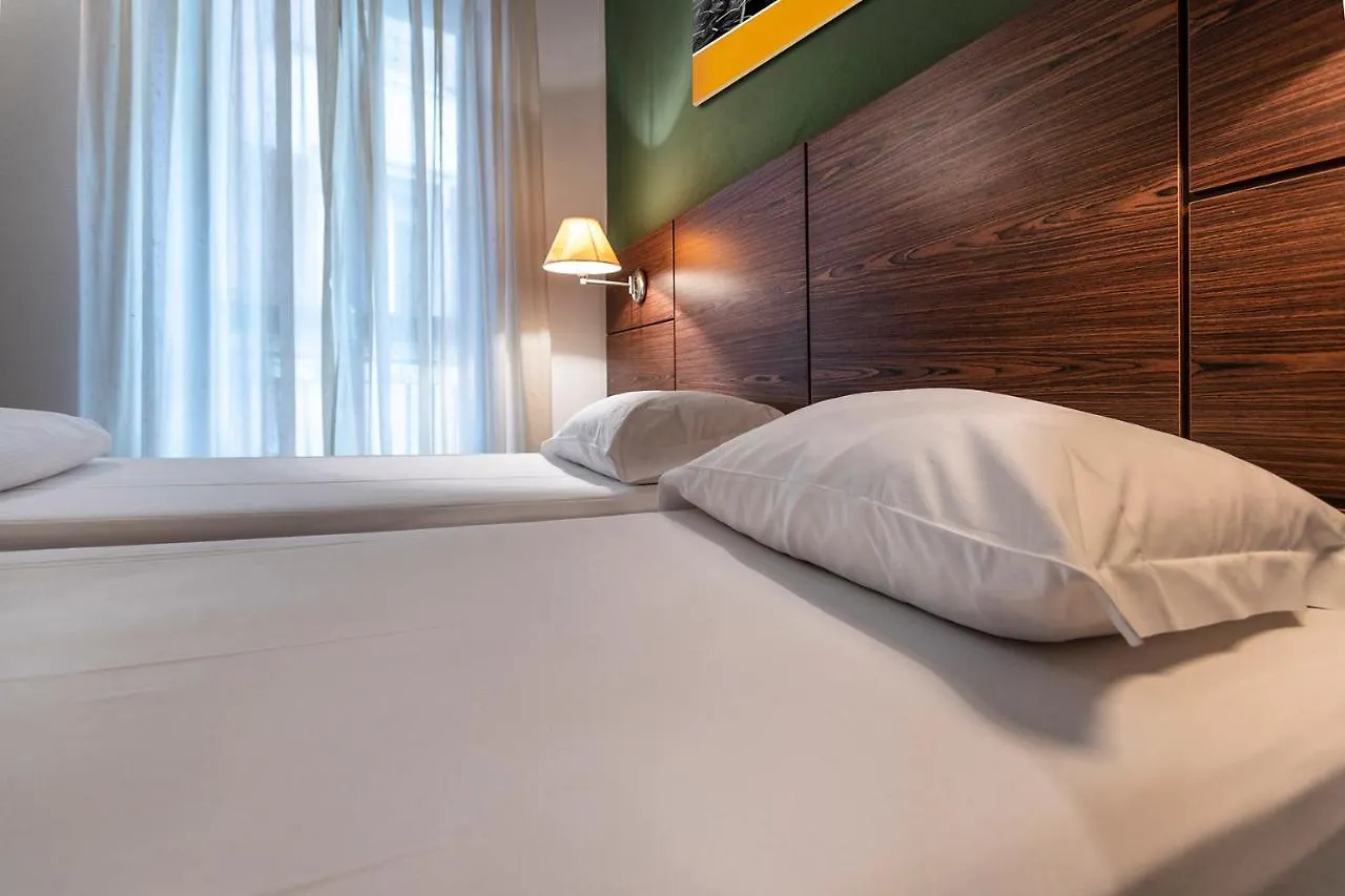 Hotel Lago Di Garda Μαλτσεζίνε