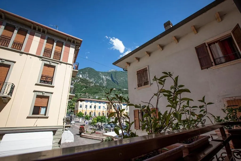 Hotel Lago Di Garda Μαλτσεζίνε