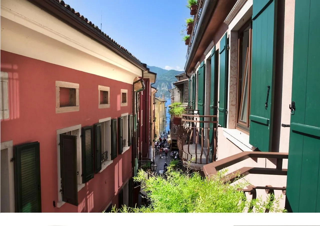 Hotel Lago Di Garda Μαλτσεζίνε