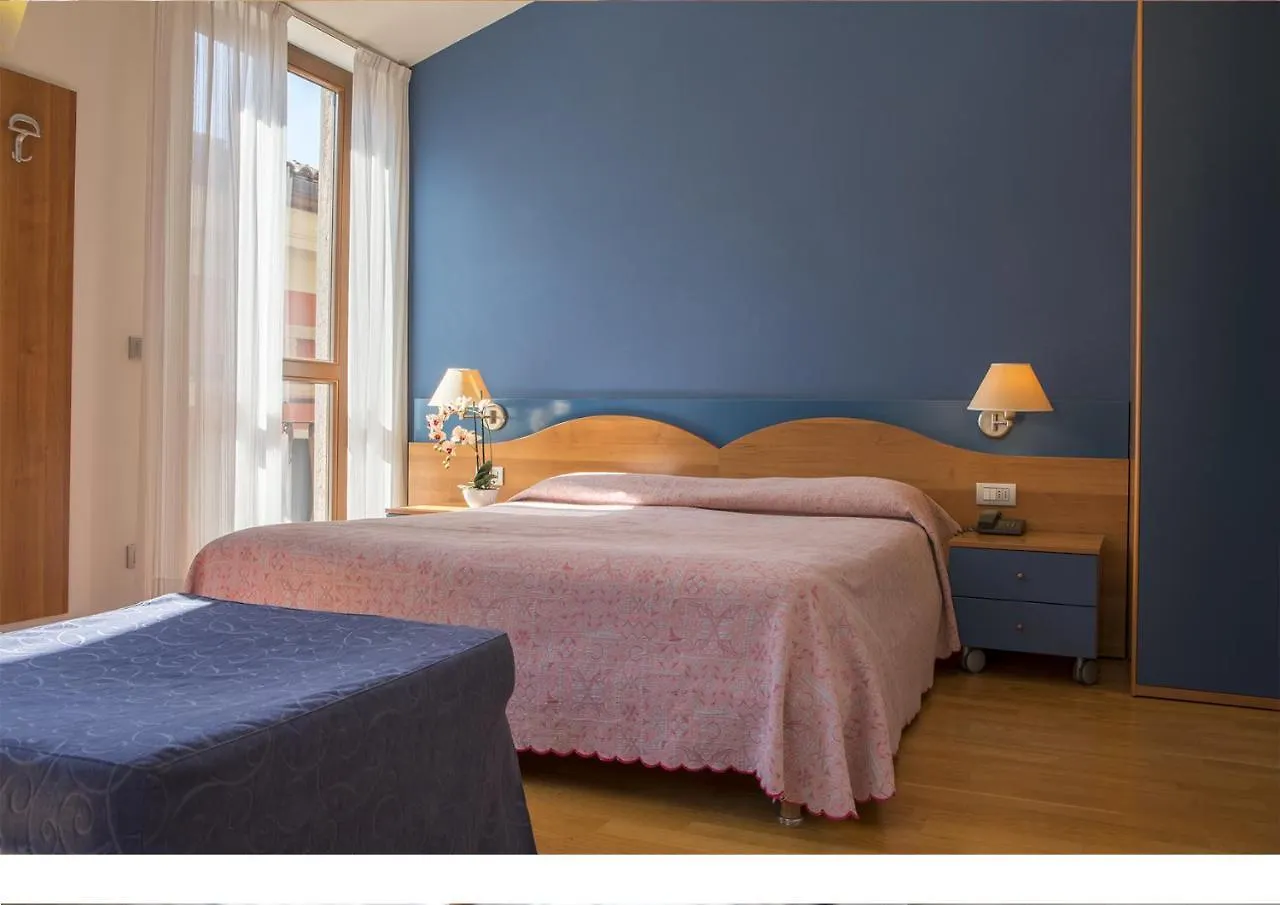 Hotel Lago Di Garda Μαλτσεζίνε