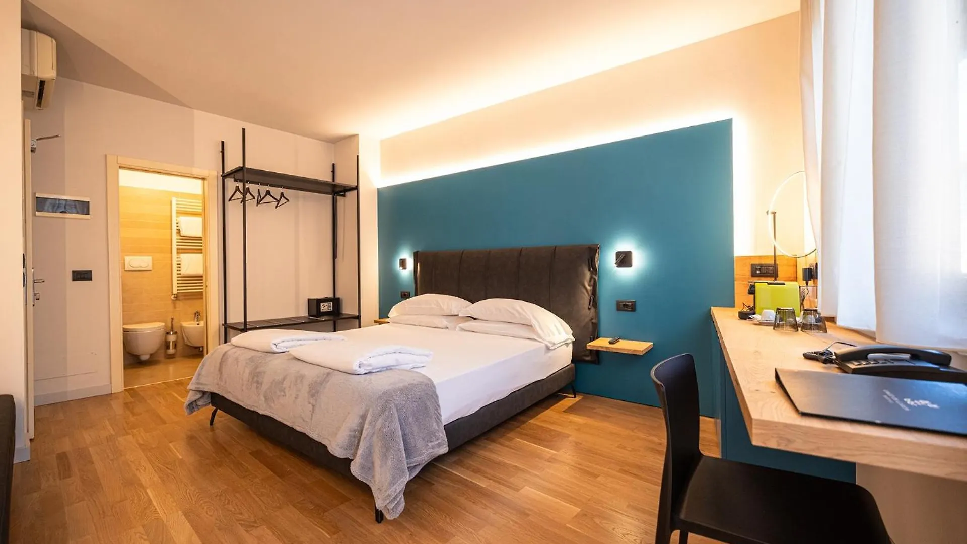 Hotel Lago Di Garda Malcesine 3*,  İtalya
